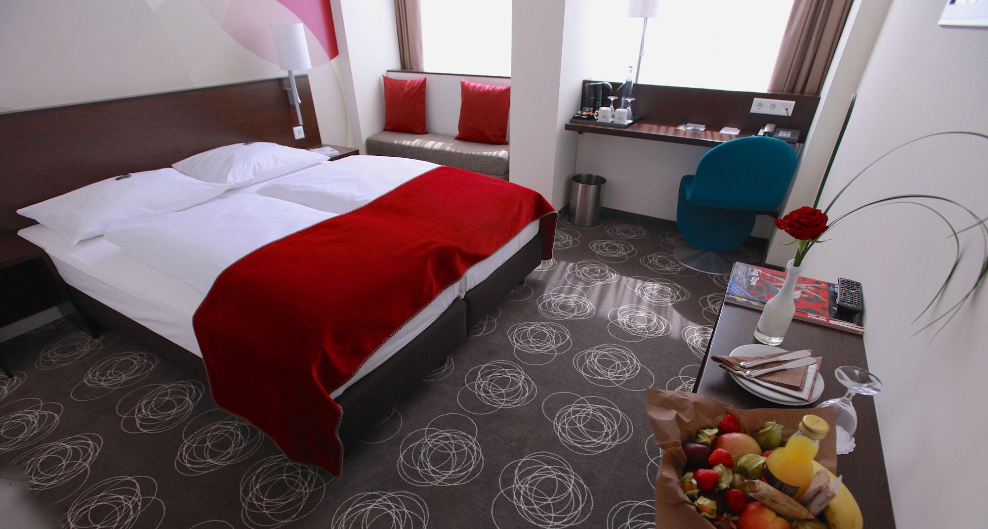 Webers - Das Hotel Im Ruhrturm Essen Esterno foto