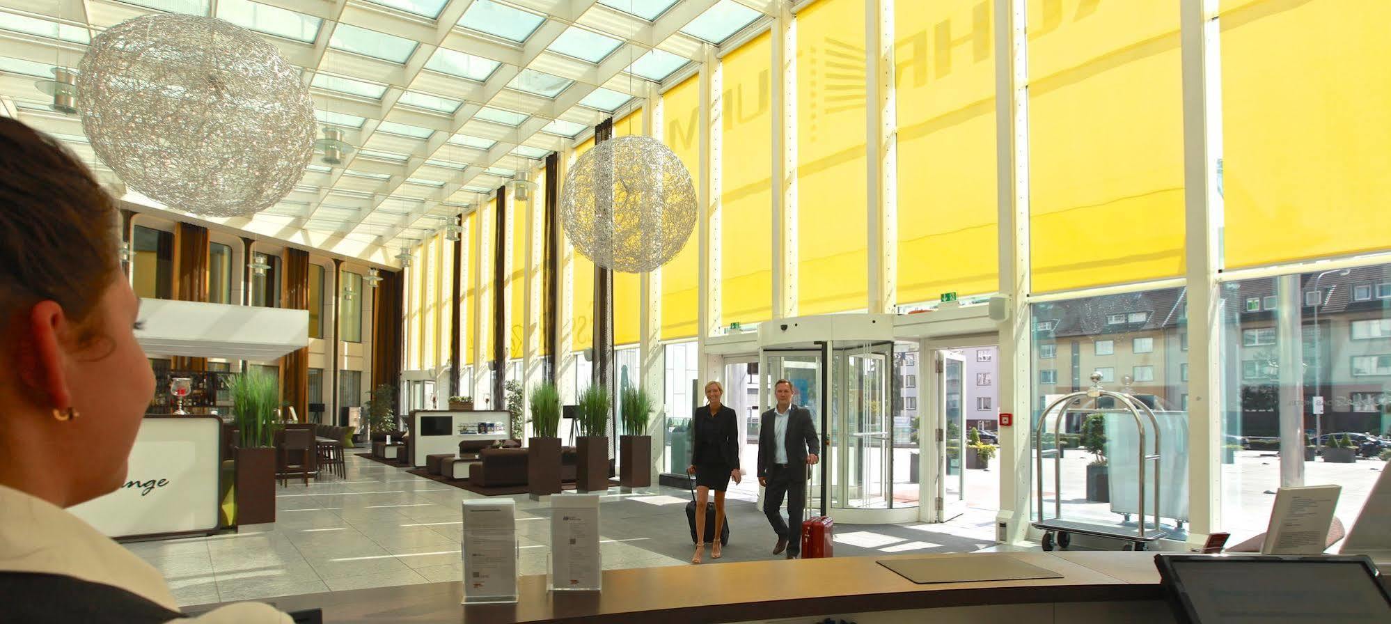 Webers - Das Hotel Im Ruhrturm Essen Esterno foto