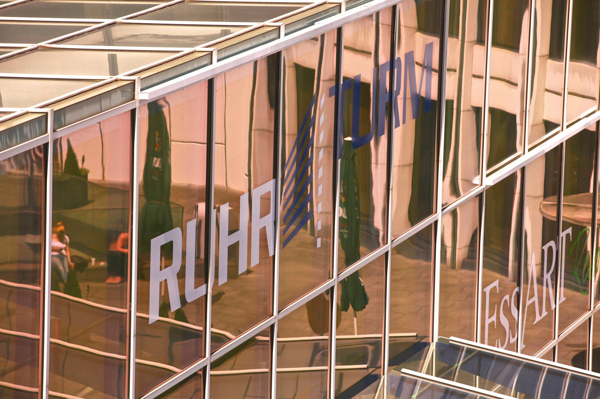 Webers - Das Hotel Im Ruhrturm Essen Esterno foto